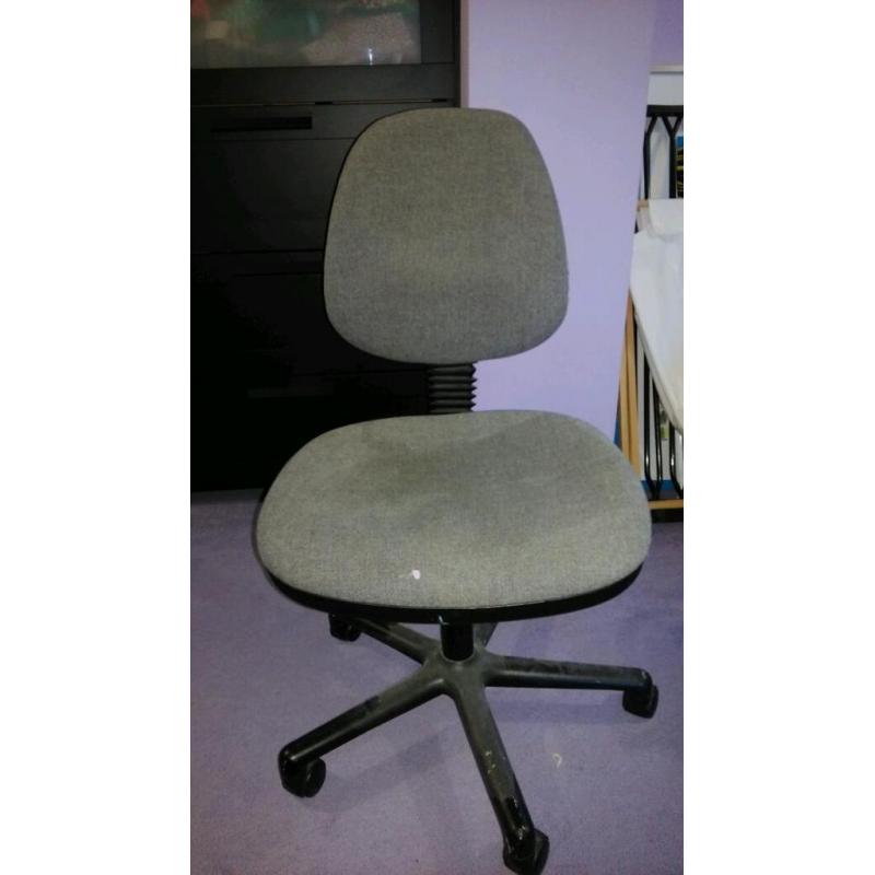 Computer chair *free*