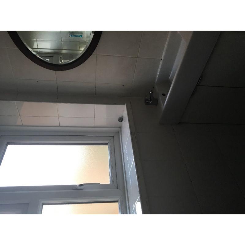 Nice good size single room, all bills included