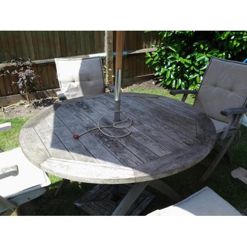 HARDWOOD GARDEN TABLE, CHAIRS AND PARASOL