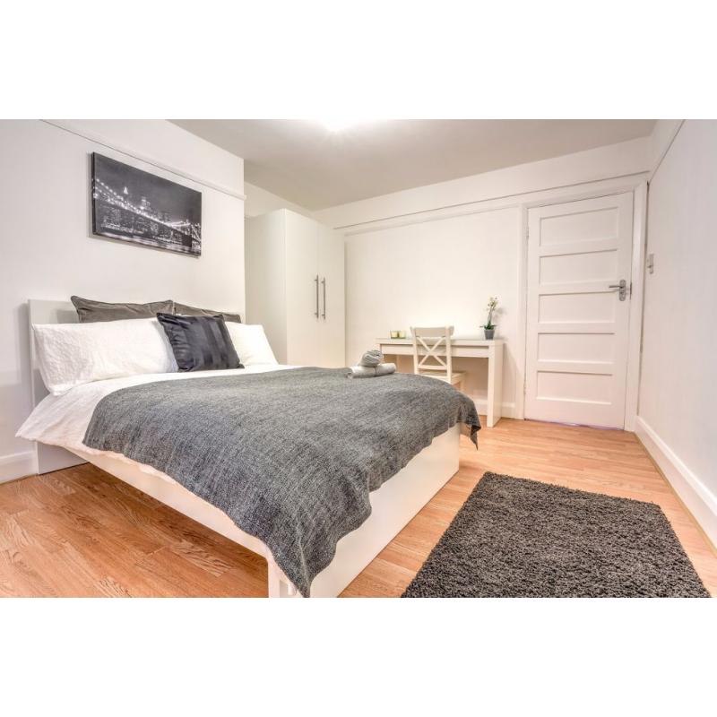 Very spacious, modern, double room MINUTES from Lambeth North! VIEW NOW!