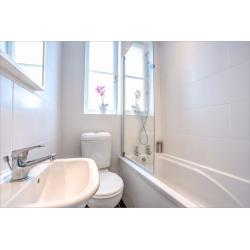 SPECIAL OFFERS AVAILABLE! Fully furnished double room perfect for professionals or students!