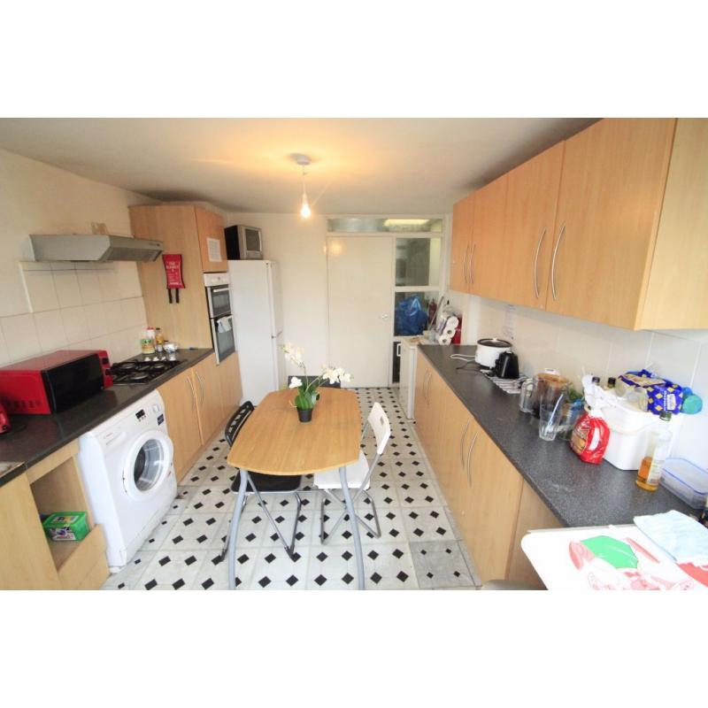 Amazing Double Room in beautiful and quite area of Gospel Oak, huge summer terrace!! (186W)