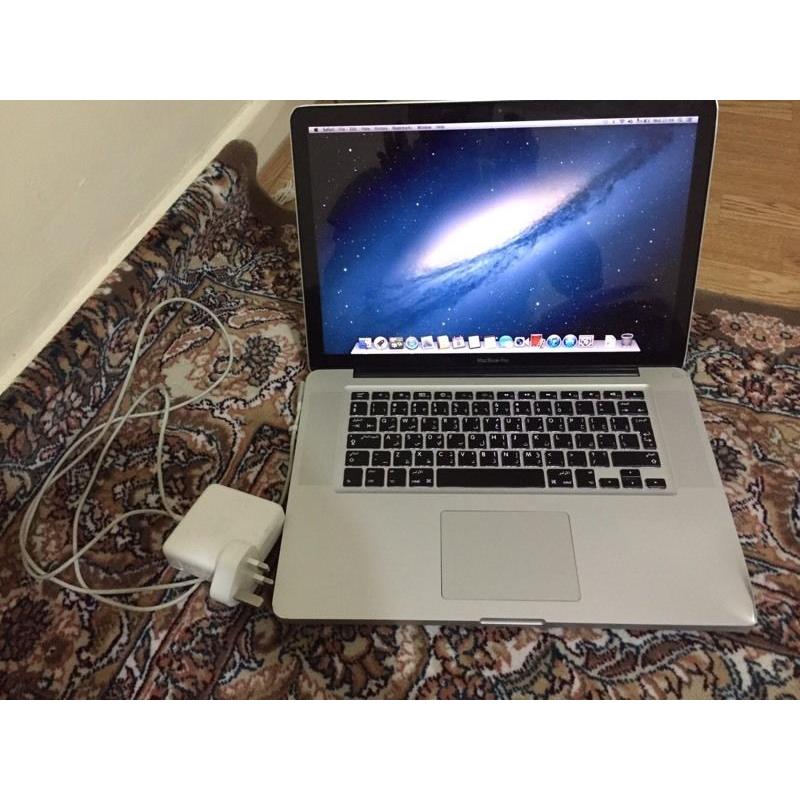 MacBook Pro 15-inch 4gb ram 320gb Storage 2.4ghz 2010 with charger