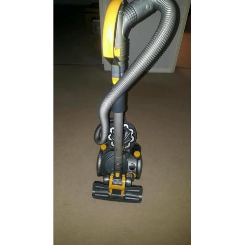 Dyson DC08