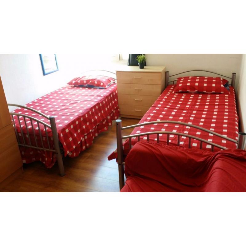 TWIN ROOM IN BETHNAL GREEN