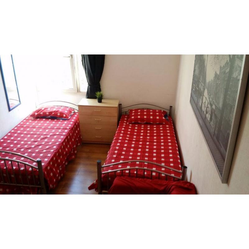 TWIN ROOM IN BETHNAL GREEN