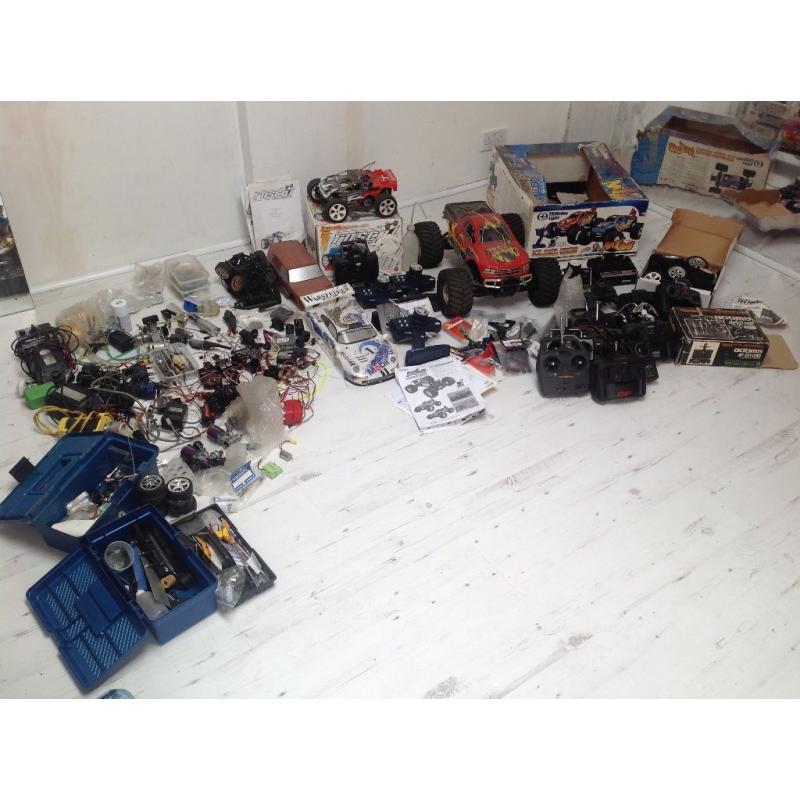 LARGE JOB LOT OF RADIO CONTROLLED R/C NITRO AND ELECTRIC CAR STUFF