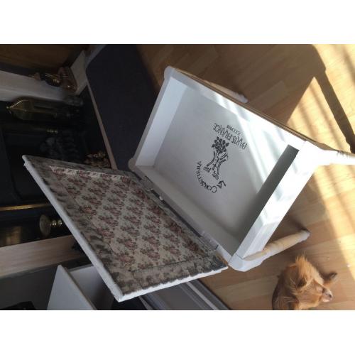 Vintage style storage or seeing box