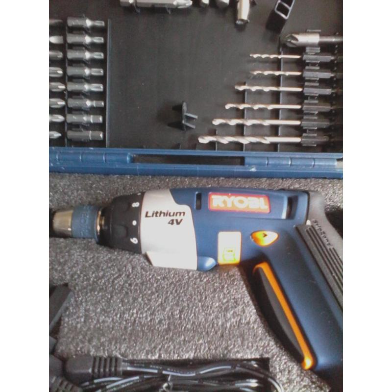 ROYOBI 4V SCREWDRIVER KIT.