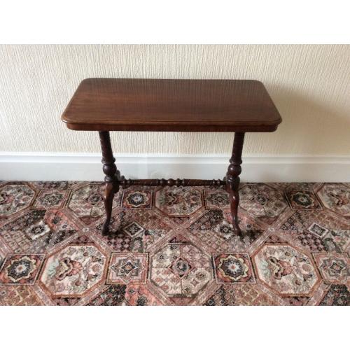 VICTORIAN SIDE TABLE