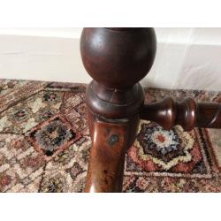 VICTORIAN SIDE TABLE