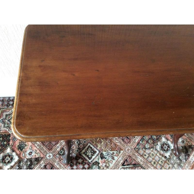 VICTORIAN SIDE TABLE