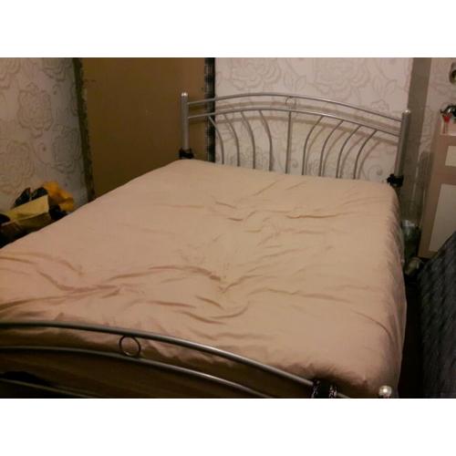 Double bed frame