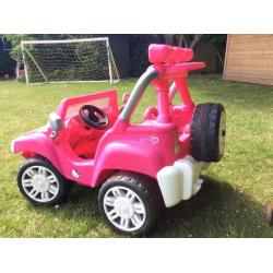 12v Injusa pink ride on jeep, good condition, new battery, charger and instructions