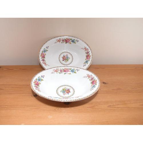 A pair of Royal Grafton Malvern vegetable dishes