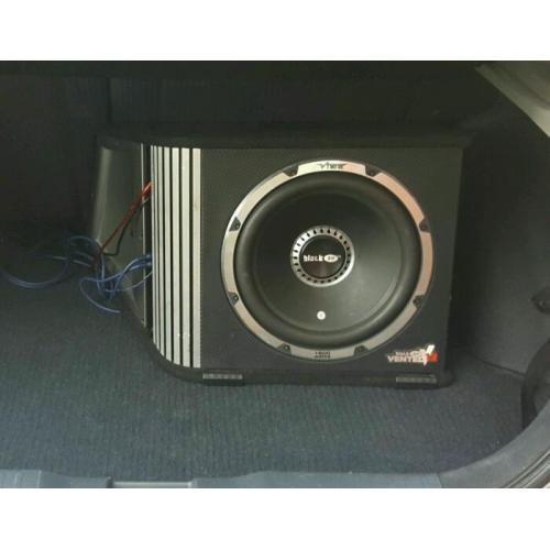 Black air 1600 watts subwoofer