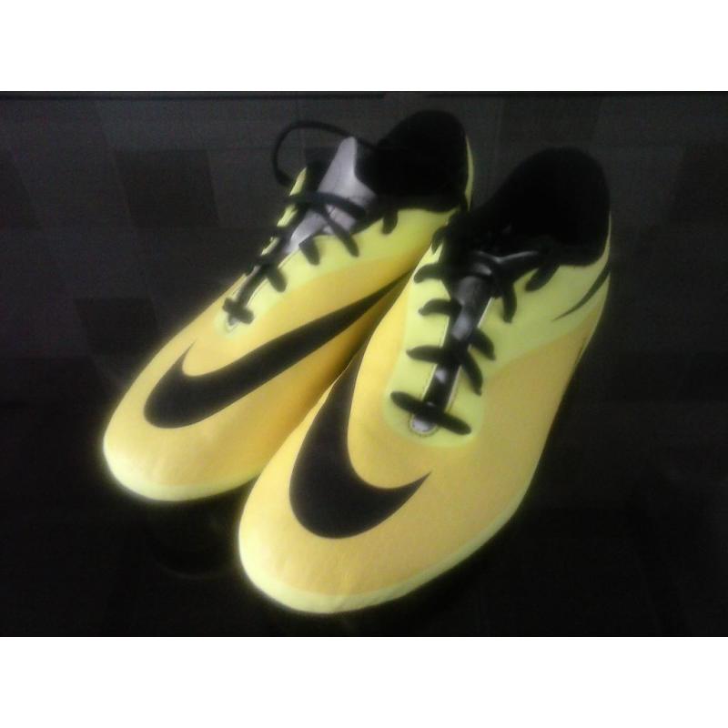 Nike Hypervenom Football boots size 4