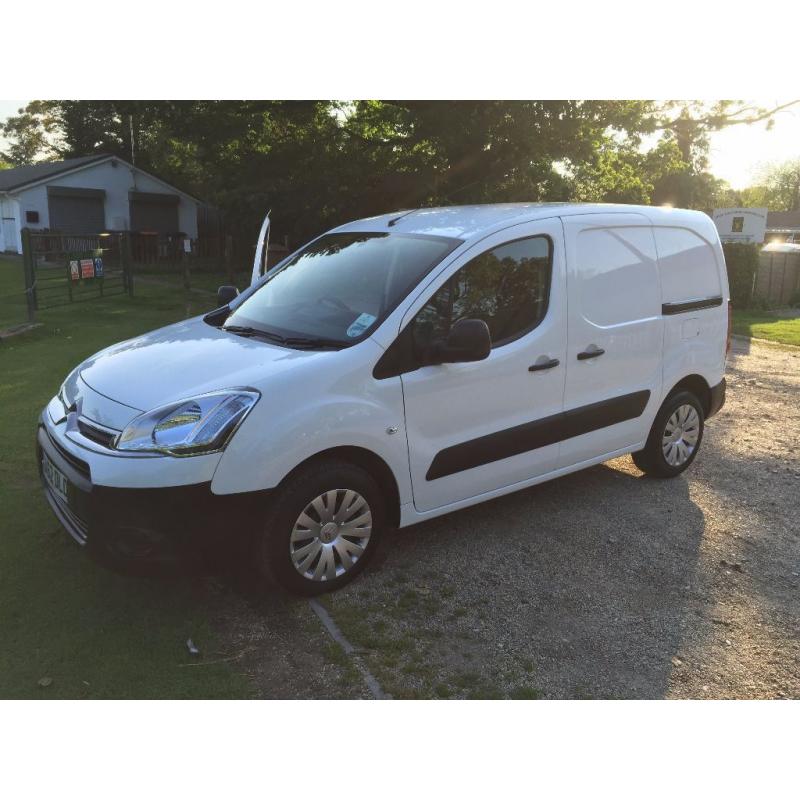 Citroen Berlingo Van - 1 owner low mileage built in smartnav and A/C
