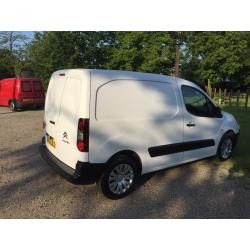 Citroen Berlingo Van - 1 owner low mileage built in smartnav and A/C
