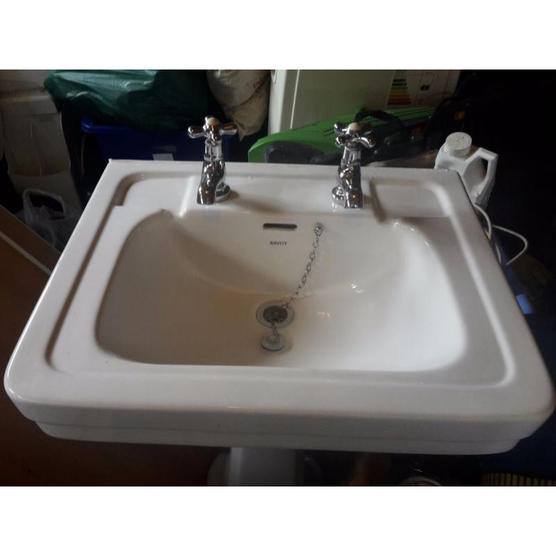 Ceramic Wash Basin with Taps