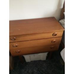 LIGHT OAK CHEST OF DRAWS