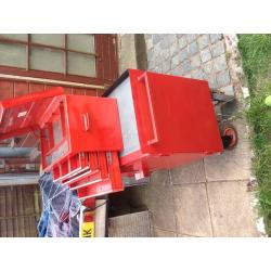 TOOL BOX AND TROLLEY CABERNET USED PICK UP ONLY
