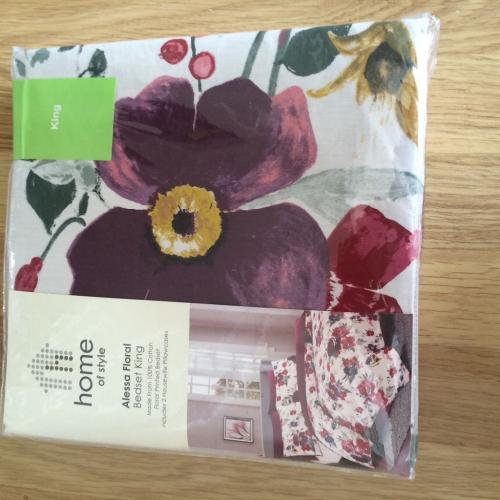 King size floral duvet set .New ,unused