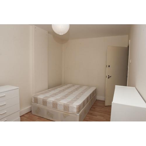 Perfect double room available NOW in Zone 2