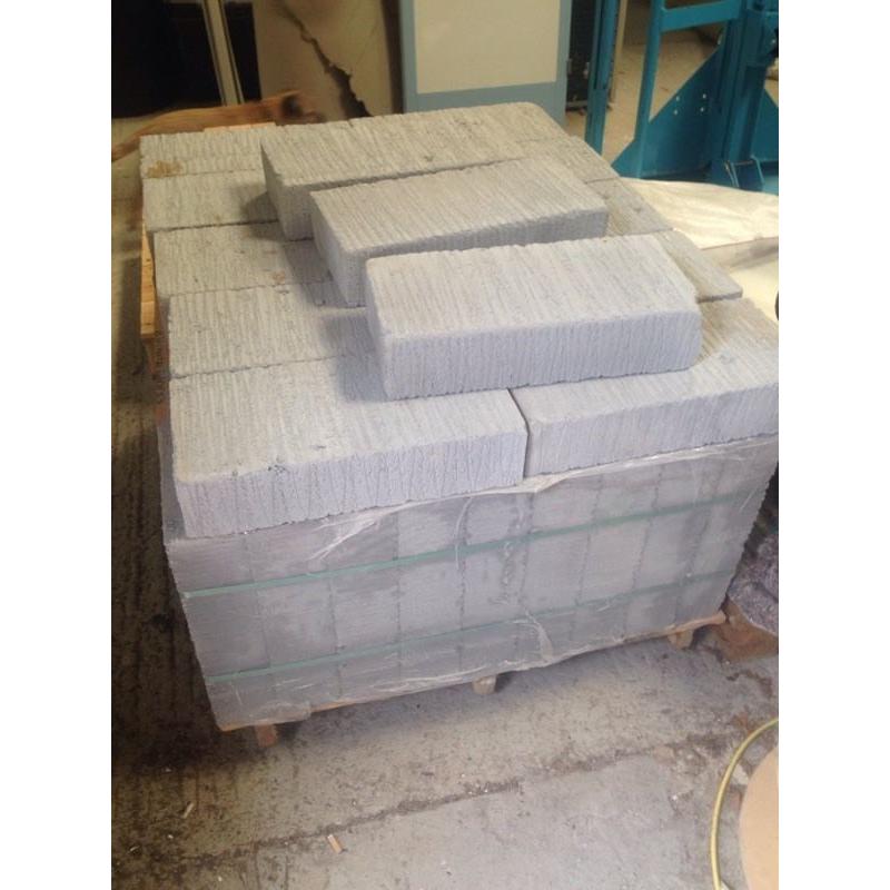 Airiated building blocks