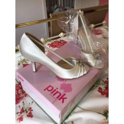Ivory wedding shoes by Pink