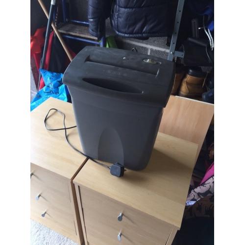 Paper shredder fellowes
