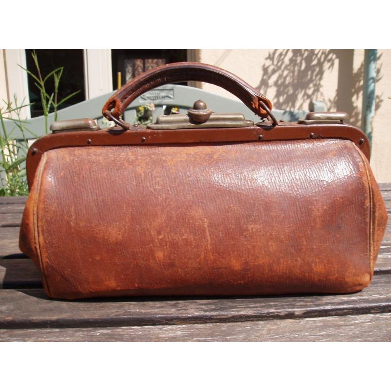 Small Vintage Leather Gladstone Doctors Bag