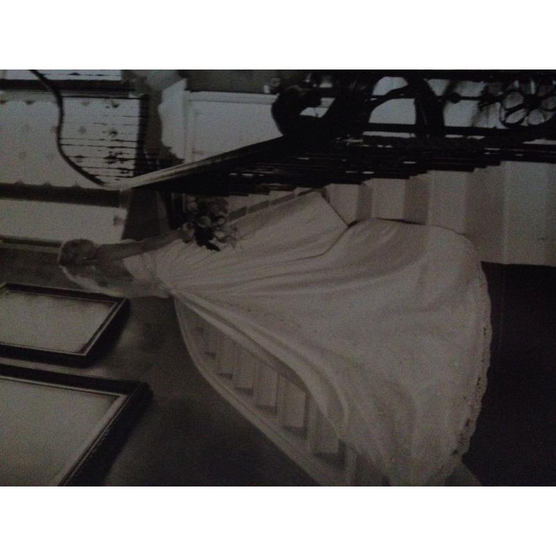 Stunning Ellis Bridal Wedding Dress. Code 11127