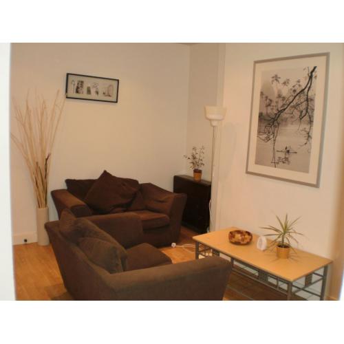DOUBLE ROOM TO LET - CHEAP RENT - CLEAN PROPERTY - AVAILABLE NOW
