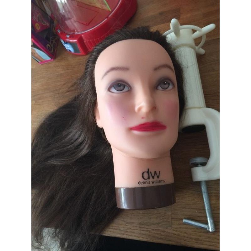 Hair model styling head