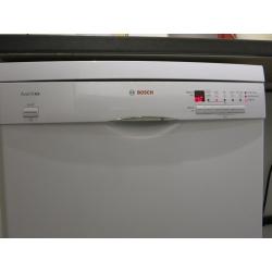 White Bosch Dishwasher full size excellent condition