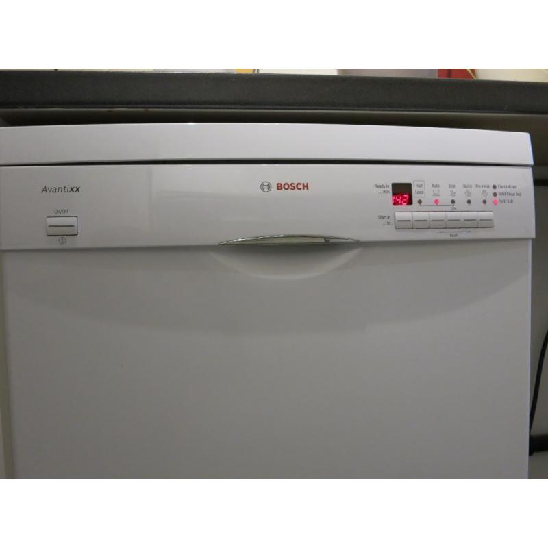 White Bosch Dishwasher full size excellent condition