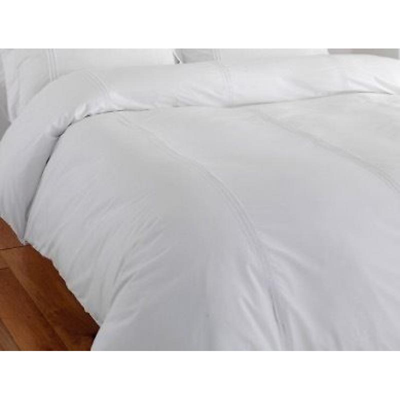 White double size goose-feather duvet