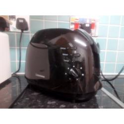 Cookworks 2 Slice Toaster - Black (Slightly used and works as new)