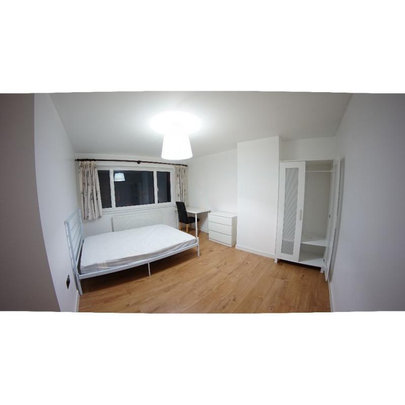 1 Minute Walk to DLR Elverson Road Double Room -- mint pie