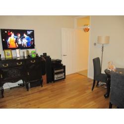 Rooms in 3 bedroom flat to rent