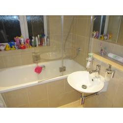 Rooms in 3 bedroom flat to rent