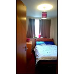 1 double in 2 bed flat - 650 pm - short lets ok