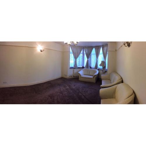 Large Double Rooms to rent Acton, W3, London Single and Double occupancy Large House