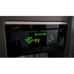 Samsung Fridge freezer (model RSA1DHMH)