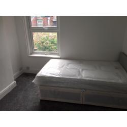 Double room in lovely refurbished house share. Only 3 bedrooms to bathroom all bills included