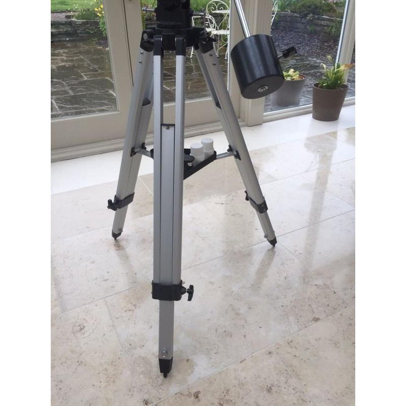 Telescope and extendable tripod
