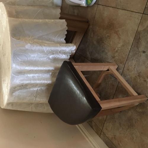 Round table & 4 stools for sale