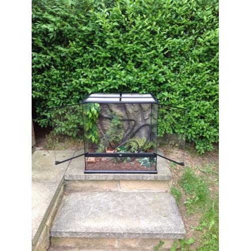 EXO Terra vivarium for reptiles. Pets.
