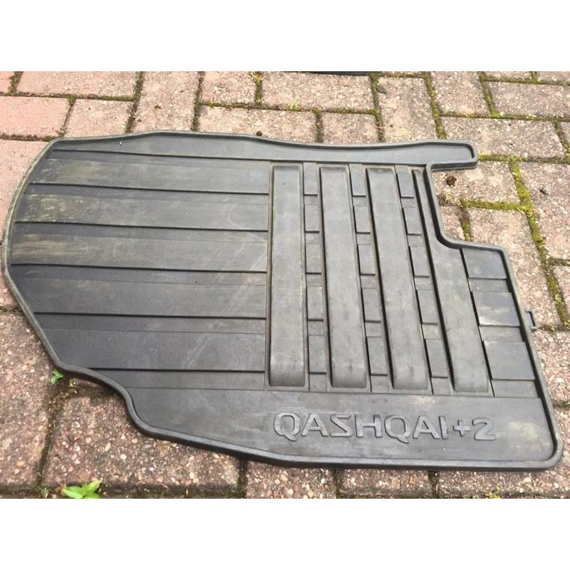 Genuine Nissan Qashqai +2 rubber car mats